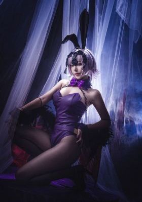 善良的邻居的妻子